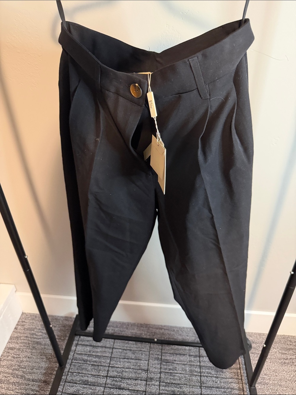 Elie Tahari Black Women’s Dress Pants with Front Pleats